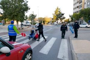 Vila-real activa les patrulles escolars per a reforçar la seguretat viària amb voluntaris en els accessos als centres educatius Vila-real activa les patrulles escolars per a reforçar la seguretat viària amb voluntaris en els accessos als centres educatius