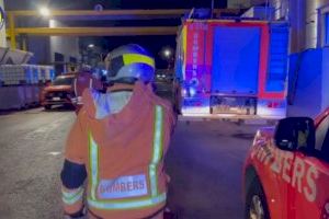 Un incendi en una indústria química d'Almussafes activa el pla d'emergències