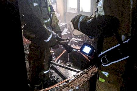 VIDEO | Las llamas devoran una vivienda en Xixona