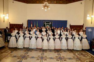 Así será la indumentaria oficial de las Falleras Mayores de València y sus Cortes de Honor