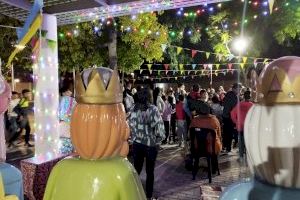 Fiesta navideña en la Bosca para dinamizar el vecindario de la mano de Fisat y el Ayuntamiento de Burriana - (foto 2) Fiesta navideña en la Bosca para dinamizar el vecindario de la mano de Fisat y el Ayuntamiento de Burriana - (foto 2)