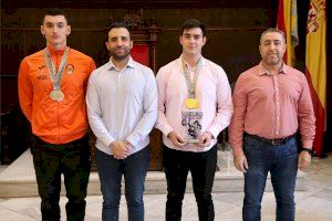 L'Ajuntament de Sagunt reconeix els mèrits esportius en halterofília de Sergio Munuera i Iago García Adell