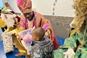 Los 150 niños y niñas de las Escuelas Infantiles de Casa Caridad reciben la visita de los Reyes Magos Los 150 niños y niñas de las Escuelas Infantiles de Casa Caridad reciben la visita de los Reyes Magos