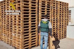 Detenen a tres persones pel furt continuat de palets de fusta en una taulellera de Nules