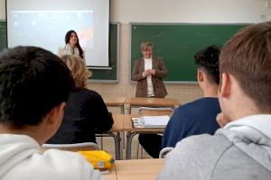 Tamarit: “Con los talleres impartidos por psicólogos acompañamos al alumnado para mejorar su bienestar emocional”