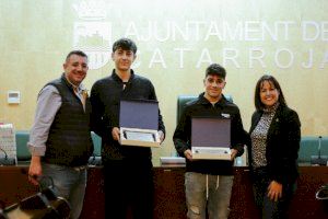 Catarroja homenatja els nadadors locals Aitor Rengel i Adrián Muñoz