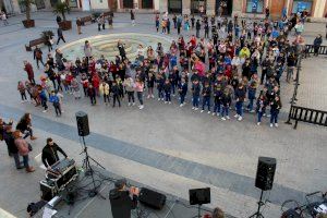 Los escolares de Nules inauguran las VI Jornadas Educativas con danzas y música - (foto 3)