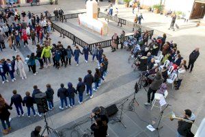 Los escolares de Nules inauguran las VI Jornadas Educativas con danzas y música - (foto 4)