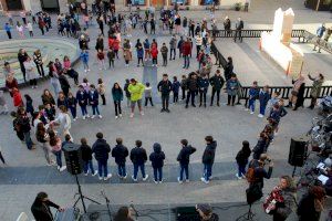Los escolares de Nules inauguran las VI Jornadas Educativas con danzas y música - (foto 6)