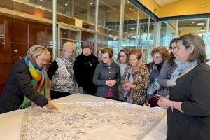 La iniciativa «Ven a bordar el Manto de la Virgen» visita Benaguasil