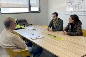 Herminio Serra toma el pulso a la industria de la Vall con el objetivo de incentivar “un pilar económico vertebral” Herminio Serra toma el pulso a la industria de la Vall con el objetivo de incentivar “un pilar económico vertebral”