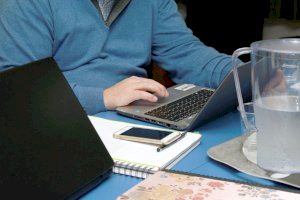 La cara B del teletrabajo: Problemas de conciliación y gastos asociados al trabajo