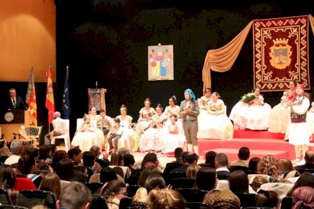 La Falla Benidorm Centro exalta a sus Falleras Mayores para el ejercicio festero 2023