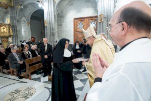 El Arzobispo de Valencia preside una misa de acción de gracias por el 150 aniversario de las Hermanitas de los Ancianos Desamparados - (foto 5) El Arzobispo de Valencia preside una misa de acción de gracias por el 150 aniversario de las Hermanitas de los Ancianos Desamparados - (foto 5)
