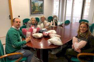 Aldaia reparte corazones contra el cáncer