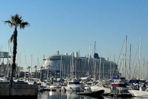 Unos 7.000 cruceristas llegan a Alicante esta semana Unos 7.000 cruceristas llegan a Alicante esta semana