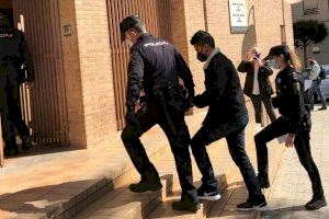 Condenan a 22 años de cárcel al joven acusado de robar y asesinar a un cofrade de Gandia