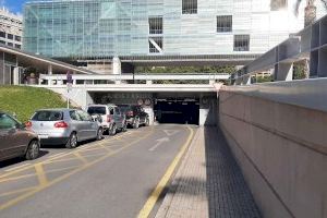 Movilidad traslada a la hostelería y el comercio las bonificaciones en el parking de l’Aigüera para que las fomenten entre sus clientes Movilidad traslada a la hostelería y el comercio las bonificaciones en el parking de l’Aigüera para que las fomenten entre sus clientes
