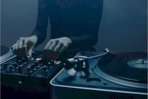 Cerveza Turia celebra las Fallas con dos noches de música electrónica y espectáculo de luces en La Mutant