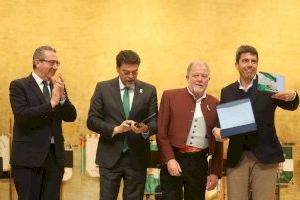 La Diputación de Alicante conmemora en el ADDA el ‘Día de Andalucía’ junto a las casas regionales de FECUAS - (foto 3) La Diputación de Alicante conmemora en el ADDA el ‘Día de Andalucía’ junto a las casas regionales de FECUAS - (foto 3)