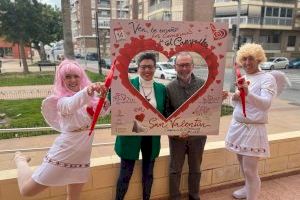 Parejas de cupidos y cupidas recorren las áreas comerciales de El Campello para incentivar las compras por San Valentín - (foto 2)