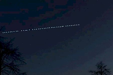 Este martes volverá a pasar el tren de satélites de Starlink sobre la Comunitat Valenciana Este martes volverá a pasar el tren de satélites de Starlink sobre la Comunitat Valenciana