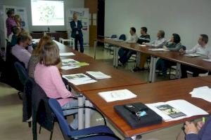 Coeval convoca una conferencia y presenta un innovador acuerdo con Sanatana Dharma para mejorar la gestión de las personas en las empresas