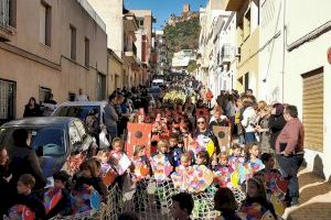 Almenara celebra el carnestoltes escolar conscienciant sobre el reciclatge i la importància de la música Almenara celebra el carnestoltes escolar conscienciant sobre el reciclatge i la importància de la música