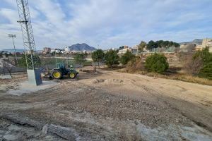 Avanzan en Elda los trabajos de sustitución del pavimento sintético de la Pista de Atletismo y la urbanización del entorno - (foto 3)