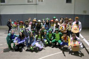 Almenara s'ompli de música i color amb la celebració del carnestoltes - (foto 2)