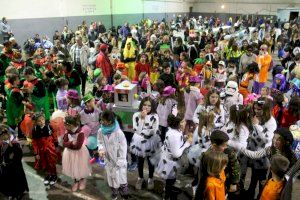 Almenara s'ompli de música i color amb la celebració del carnestoltes - (foto 3)