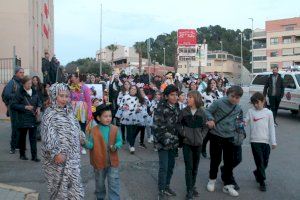 Almenara s'ompli de música i color amb la celebració del carnestoltes - (foto 4)
