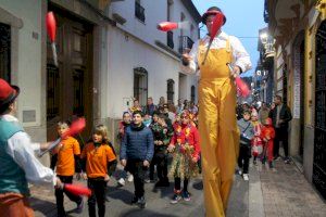 Almenara s'ompli de música i color amb la celebració del carnestoltes - (foto 10)
