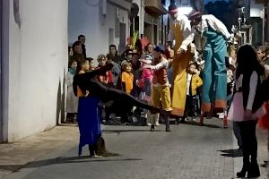 Almenara s'ompli de música i color amb la celebració del carnestoltes - (foto 11)