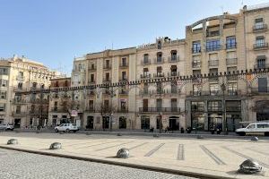 Empieza la colocación de la enramada de fiestas que estará a punto porque durante el mes de marzo se monte el castillo Empieza la colocación de la enramada de fiestas que estará a punto porque durante el mes de marzo se monte el castillo