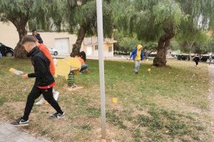 Almenara señaliza los excrementos de los perros en las calles y parques para visibilizarlos y concienciar sobre la necesidad de recogerlos - (foto 4) Almenara señaliza los excrementos de los perros en las calles y parques para visibilizarlos y concienciar sobre la necesidad de recogerlos - (foto 4)