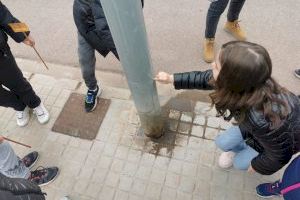 Almenara señaliza los excrementos de los perros en las calles y parques para visibilizarlos y concienciar sobre la necesidad de recogerlos - (foto 7) Almenara señaliza los excrementos de los perros en las calles y parques para visibilizarlos y concienciar sobre la necesidad de recogerlos - (foto 7)