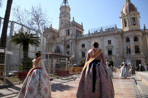 València retruena con Peñarroja: Búscate en la galería de fotos del primer día de mascletà - (foto 3)