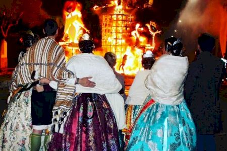 VIDEO | Fallas Benicarló: Fuego, pólvora y música para las fallas del norte de la Comunitat Valenciana