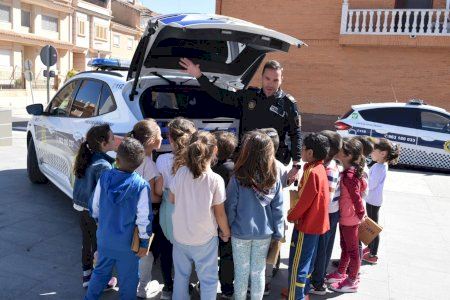 L’alumnat de 1r i 2n de primària del Col·legi San Clemente va visitar l’edifici multiusos
