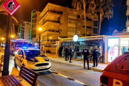 Incendio en L'Alfàs del Pi: arde un restaurante del paseo Incendio en L'Alfàs del Pi: arde un restaurante del paseo