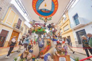 La Falla Taüt triunfa en la Sección Especial de Cullera al conseguir el doblete
