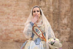 Fotos Ofrena Falles i Magdalena 2023 | Com pots aconseguir la teua foto d'elperiodic.com?