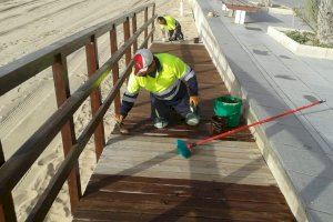 Sale a licitación por 531.132 euros al año el contrato del servicio de mantenimiento integral de las playas de Torrevieja Sale a licitación por 531.132 euros al año el contrato del servicio de mantenimiento integral de las playas de Torrevieja