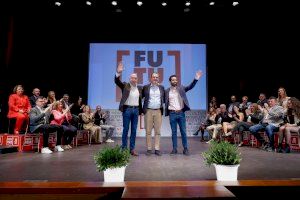 Vicente Arques presenta su candidatura en un multitudinario acto celebrado en la Casa de Cultura de l'Alfàs Vicente Arques presenta su candidatura en un multitudinario acto celebrado en la Casa de Cultura de l'Alfàs