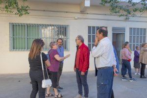 Benaguasil celebra una jornada de puertas abiertas para dar a conocer el antiguo colegio de la Sagrada Familia