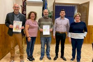 Leo Caler García y Anastasia Lei, del colegio Pla Barraques, ganan el concurso de dibujo infantil del Mig Any de Moros y Cristianos