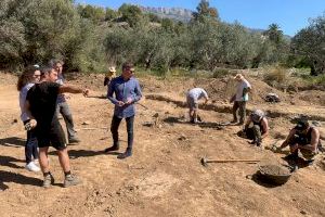 Ayuntamiento y UA firman un convenio de colaboración para dar continuidad a la intervención arqueológica en el yacimiento romano de Sogai Ayuntamiento y UA firman un convenio de colaboración para dar continuidad a la intervención arqueológica en el yacimiento romano de Sogai