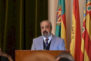 Luciano Ferrer denuncia la colaboración municipal con la "imposición lingüística catalana" Luciano Ferrer denuncia la colaboración municipal con la "imposición lingüística catalana"
