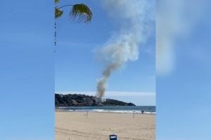 Un incendio se extiende en Torre Bellver entre Benicàssim y Oropesa - (foto 5) Un incendio se extiende en Torre Bellver entre Benicàssim y Oropesa - (foto 5)